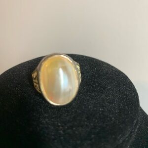 Vintage Faux Mother of Pearl Ring